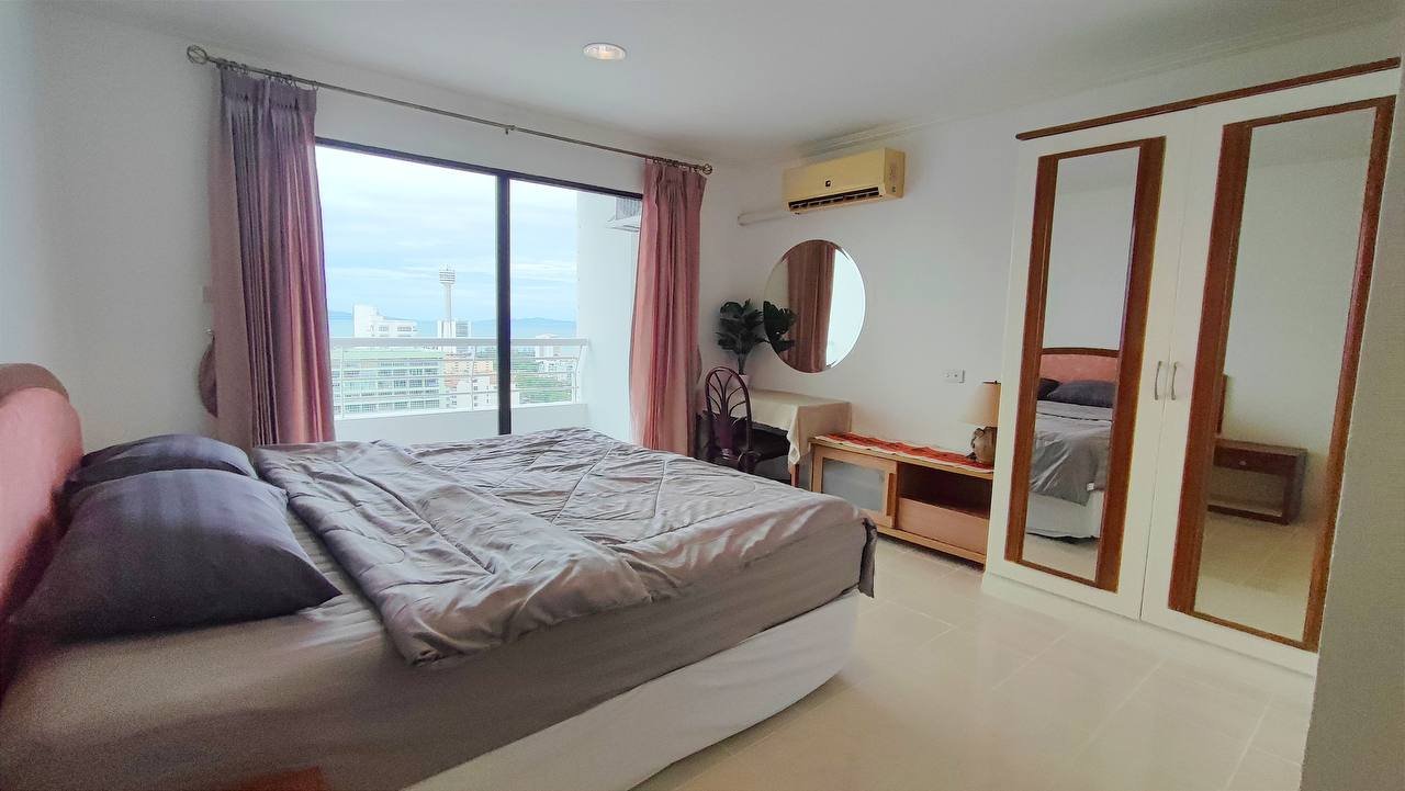 Pattaya hill resort room