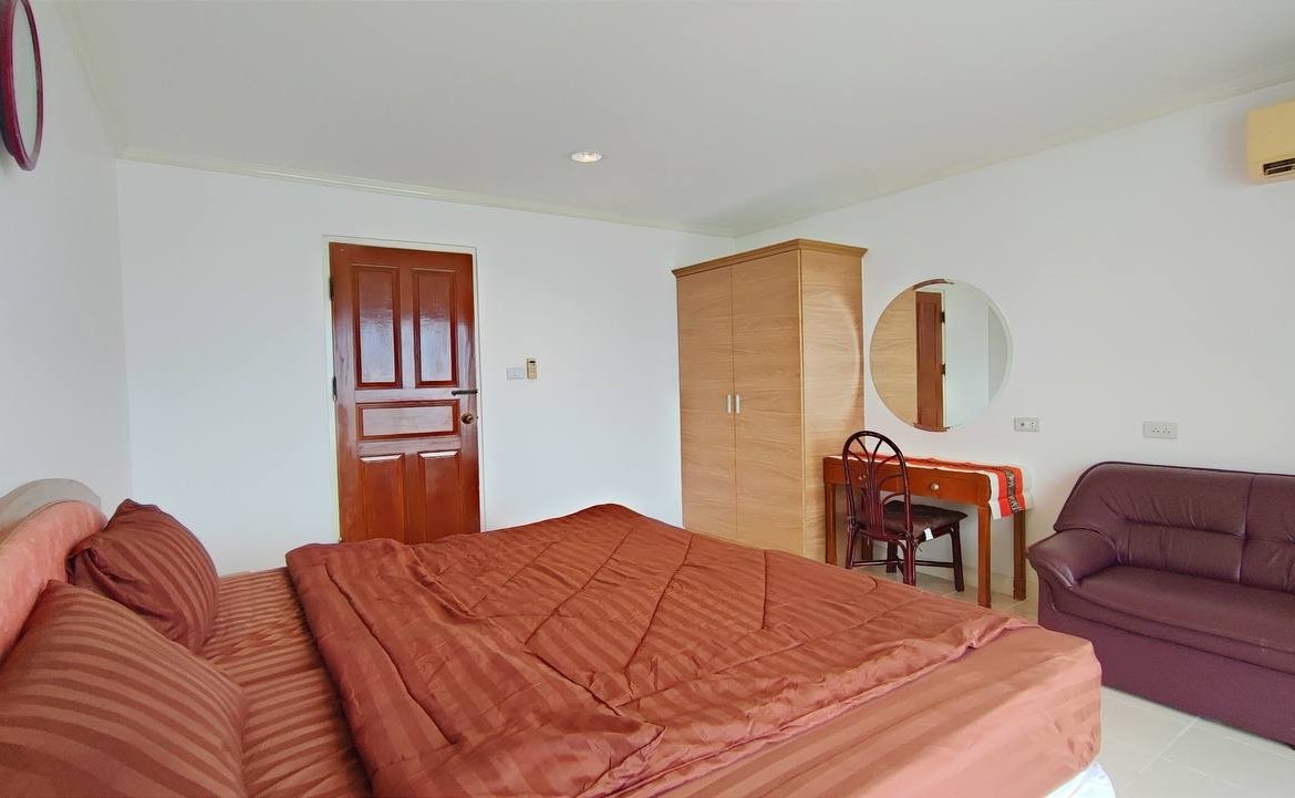 Pattaya hill resort bedroom