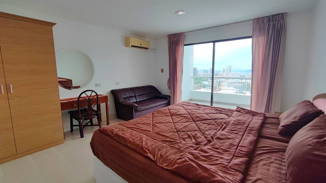 Pattaya hill resort bed